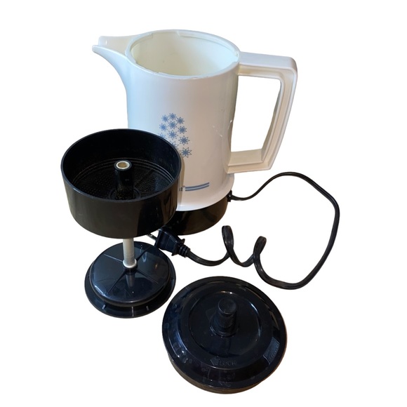 VTG Valiant Coffee Maker Set with Carrying Case - Picture 2 of 16